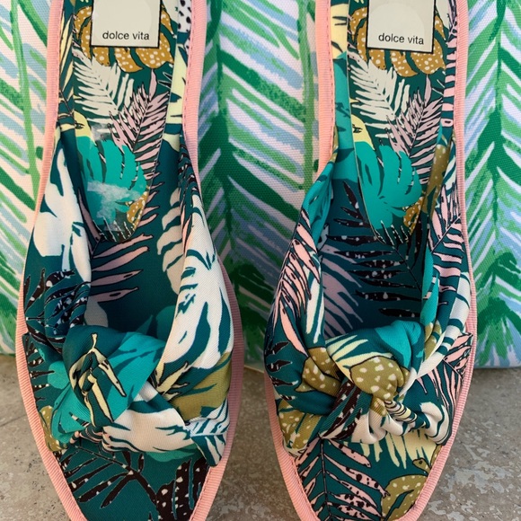 Dolce Vita Odele Palm Print Slide Sandal - Picture 3 of 5